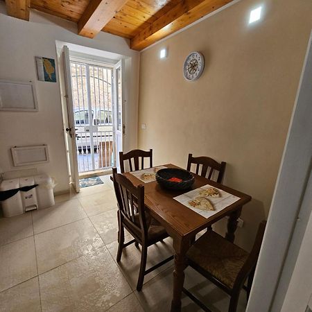 Perla Marina Ortigia Villa Сиракуза Екстериор снимка